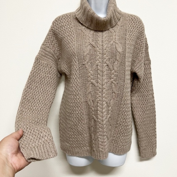 Garnet Hill Womens Tan Recycled Cashmere Cozy Cable Knit Turtleneck Size M - Picture 4 of 7
